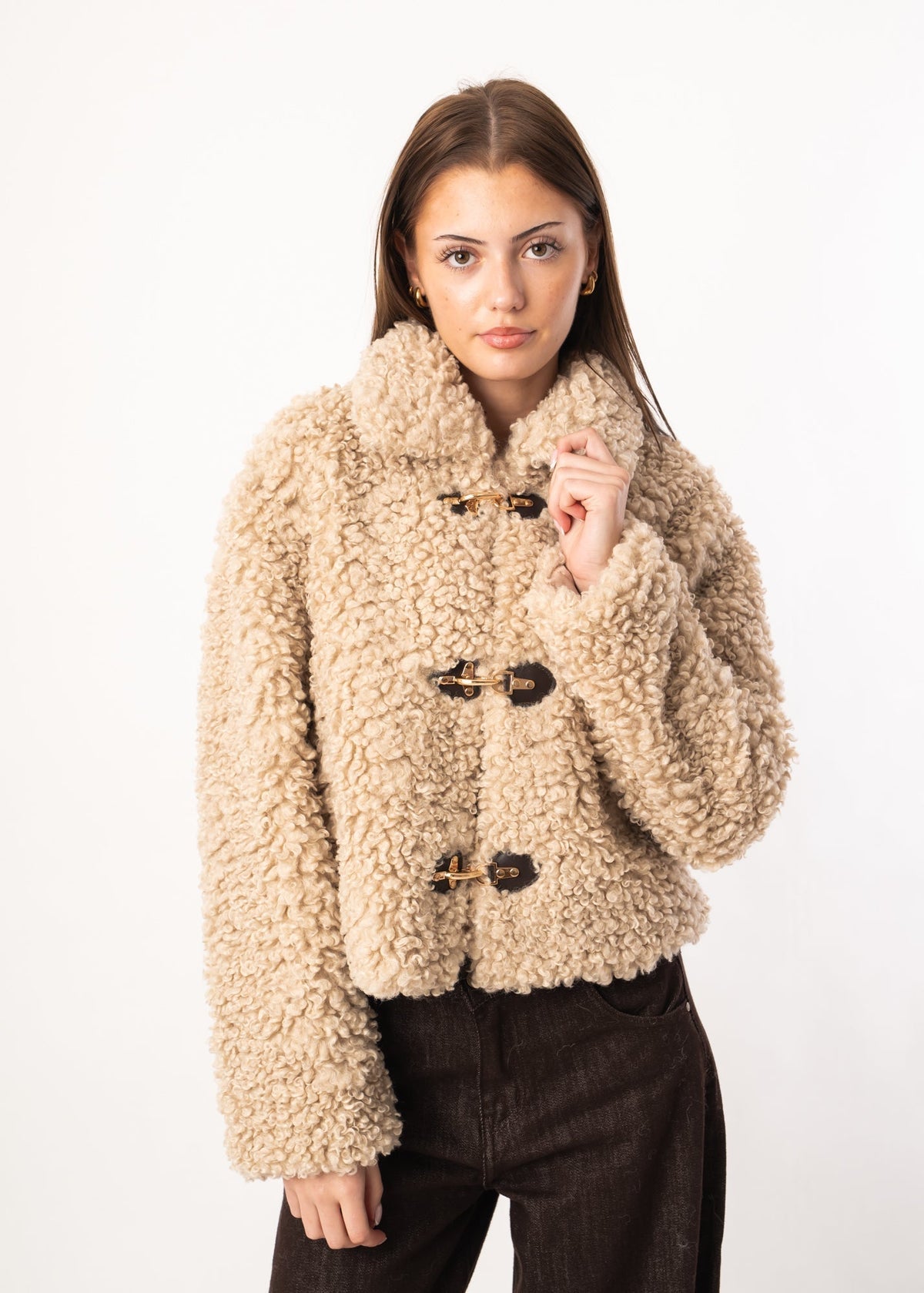 Giacca in pelle di pecora ampia con riccioli